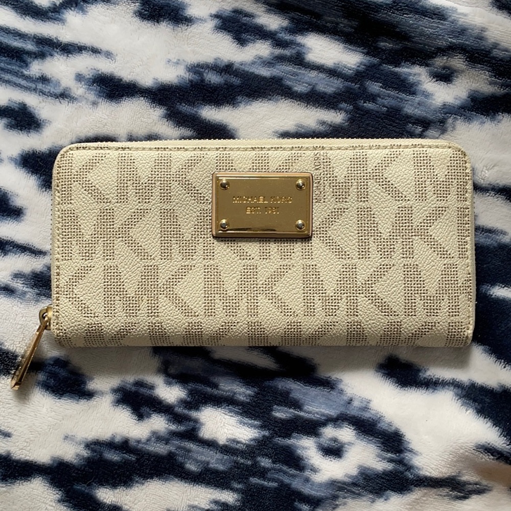 Authentic MK Wallet
